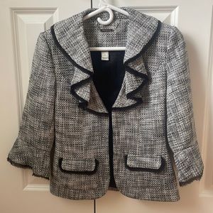 White House Black Market complete Skirt Suit with 3/4 length jack and tank shirt